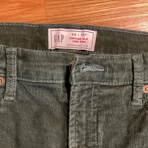 Gap High Rise Corduroy Vintage Slim Jeans with Washwell in Emerald Green - Picture 4 of 6